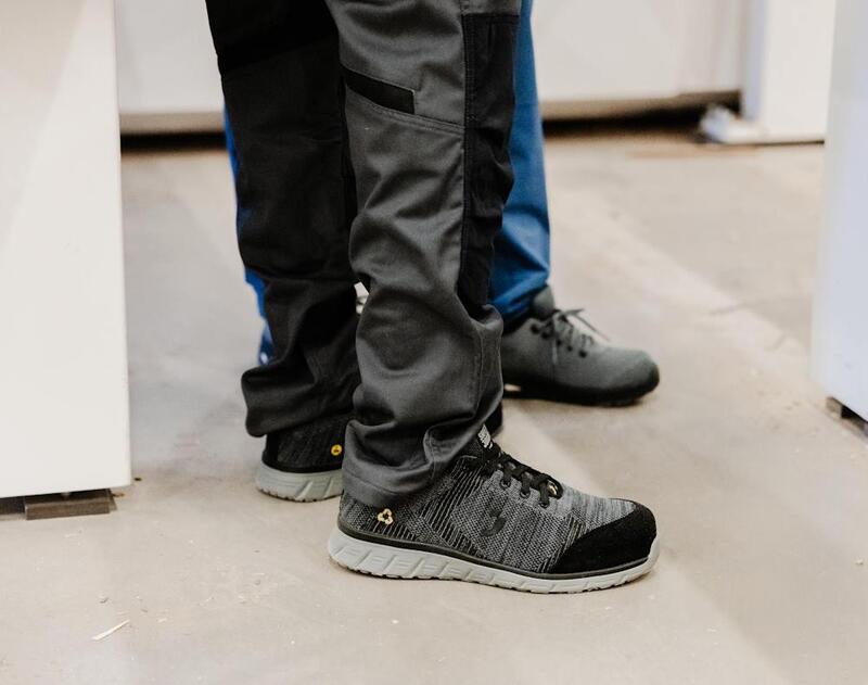 Circular Work Shoes