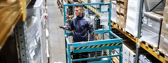Top quality clothing and shoes with a discount